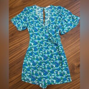 Socialite Short Sleeve Romper